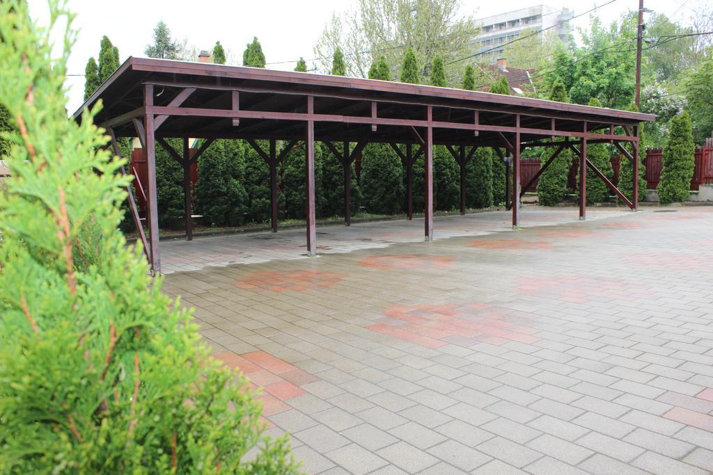 Hotel Abigel Vendeghaz Miskolc Exterior foto